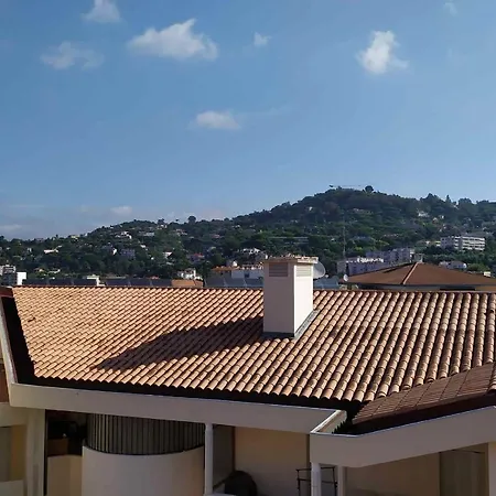 Appartement With Sea View And Balcony